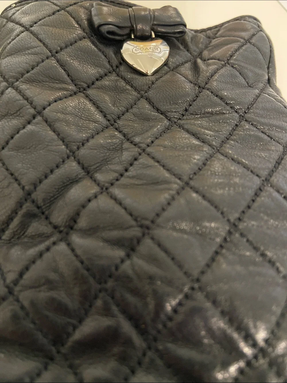 Coach Quilted Leather Bow And Heart Charm Gloves A1